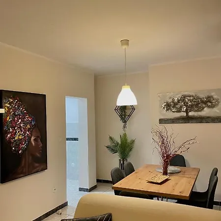 Zenta Apartment *
