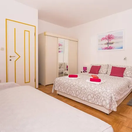 Zenta Apartamento *